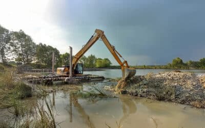 Amphibious Dredging Excavators: Versatile Solutions for Swamps, Lakes, and Shallow Waters